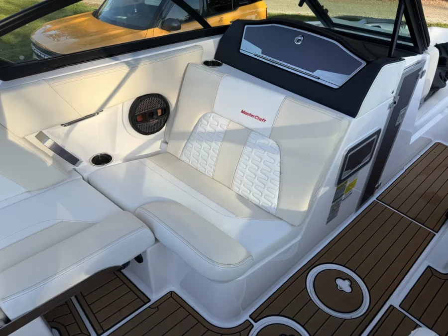 2024-mastercraft-x24-147745-image6.webp