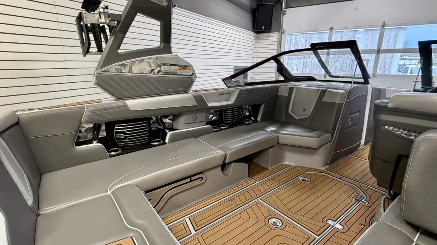 2020 Nautique G23