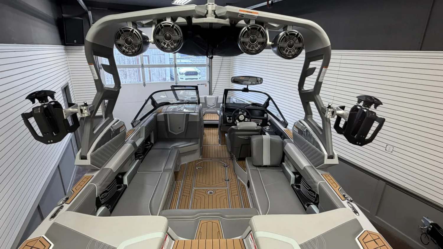 2020 Nautique G23