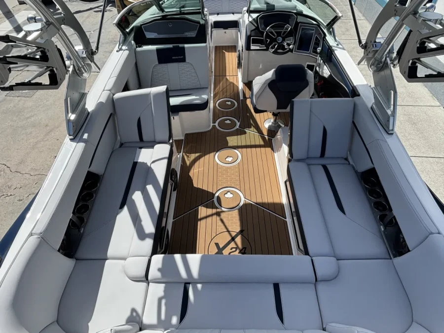 2020-mastercraft-x24-147748-image9.webp