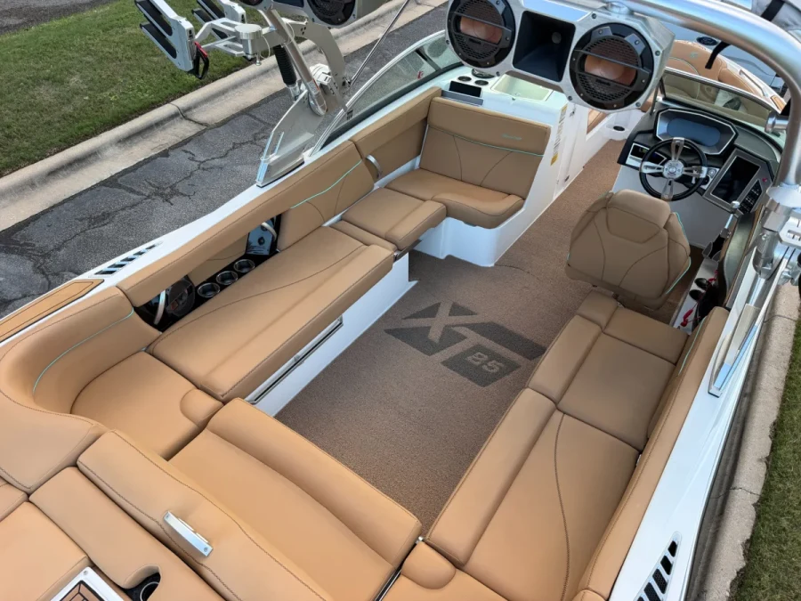 2018-mastercraft-xt25-147759-image7.webp