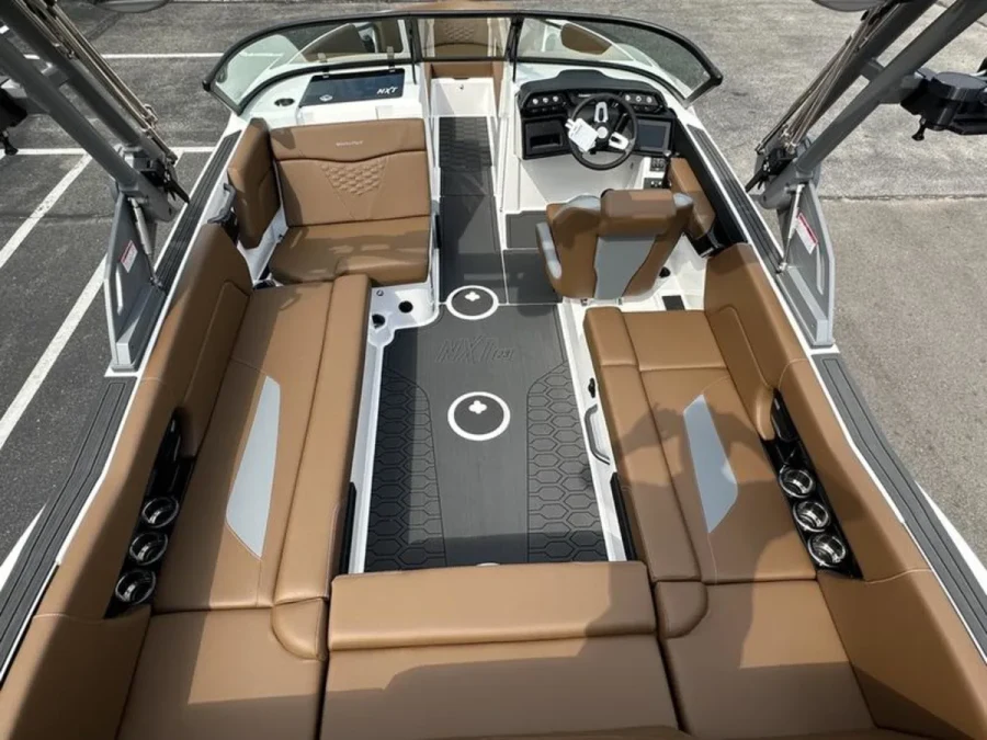 2027-mastercraft-nxt23-146980-image2.webp