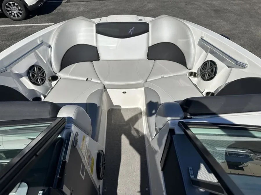 2017-mastercraft-x23-146981-image6.webp