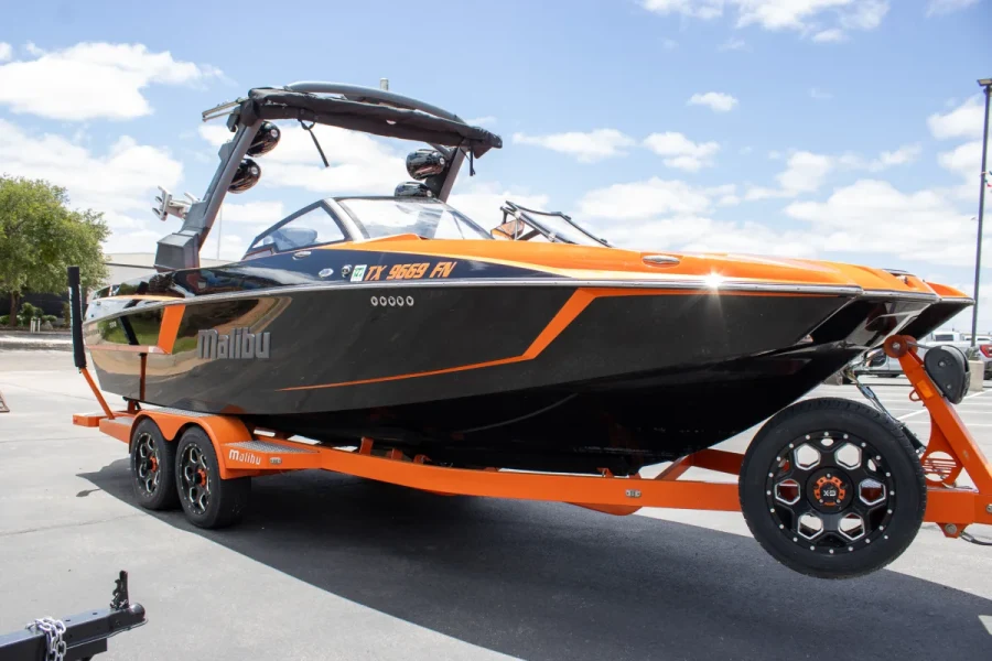 2020-malibu-wakesetter-24-mxz-146988-image3.webp