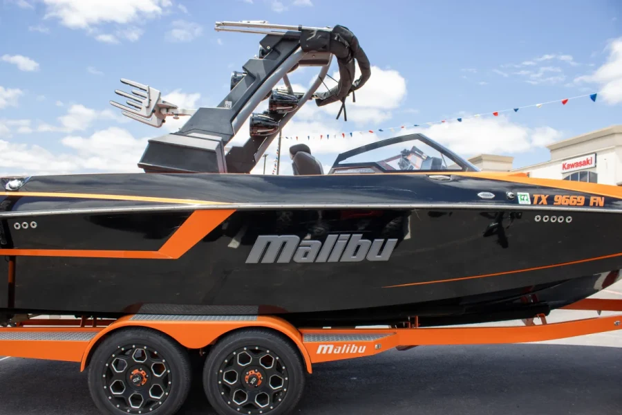 2020-malibu-wakesetter-24-mxz-146988-image4.webp