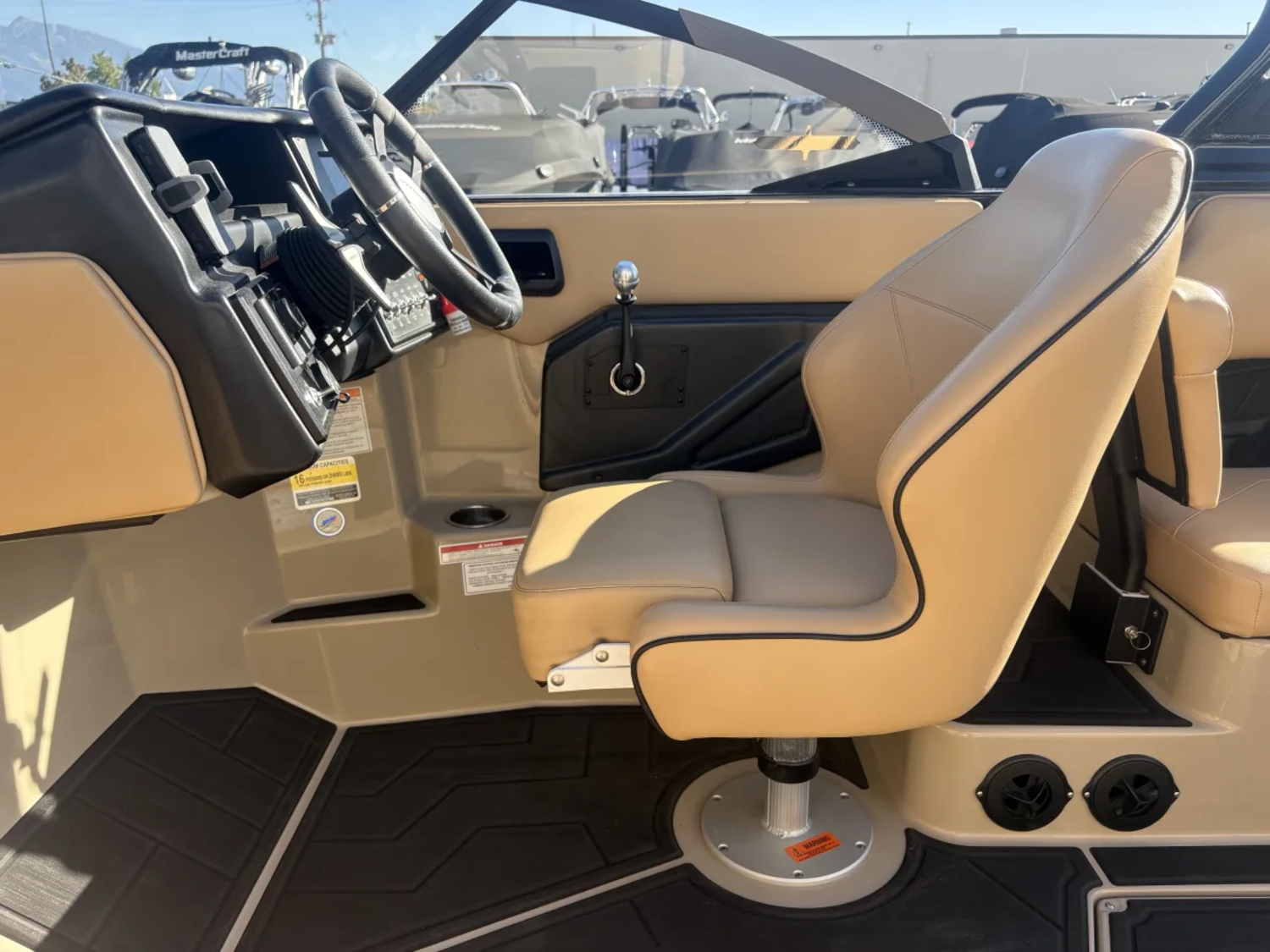 2025 23' Moomba MAX Bowrider