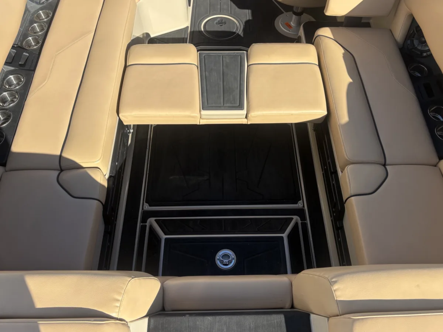 2025 23' Moomba MAX Bowrider