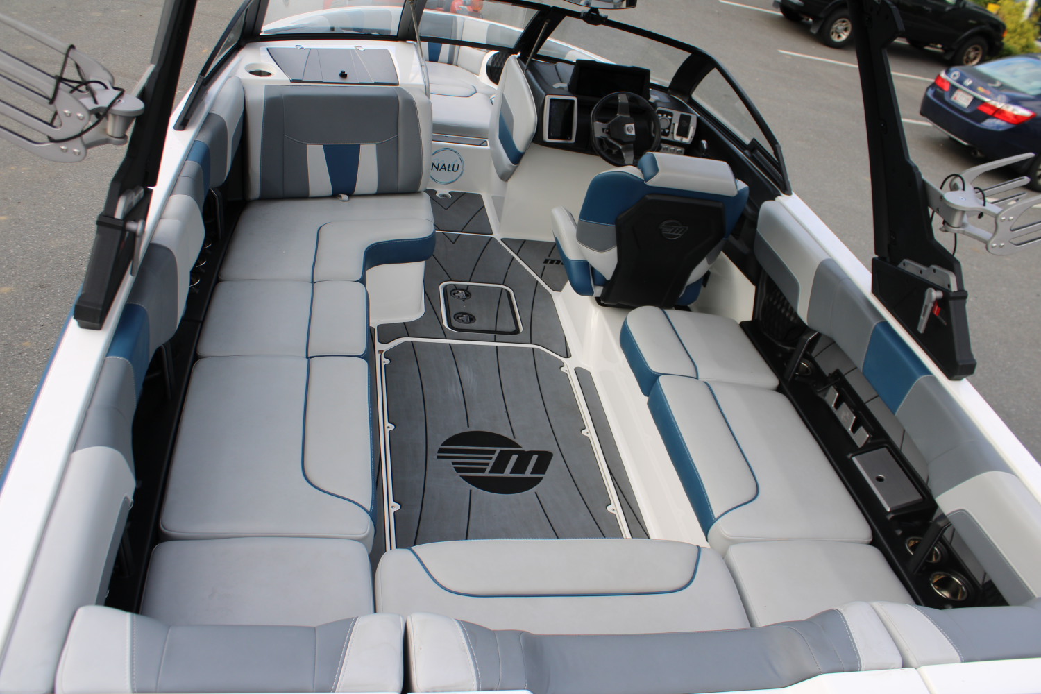 2023 Malibu 23 LSV