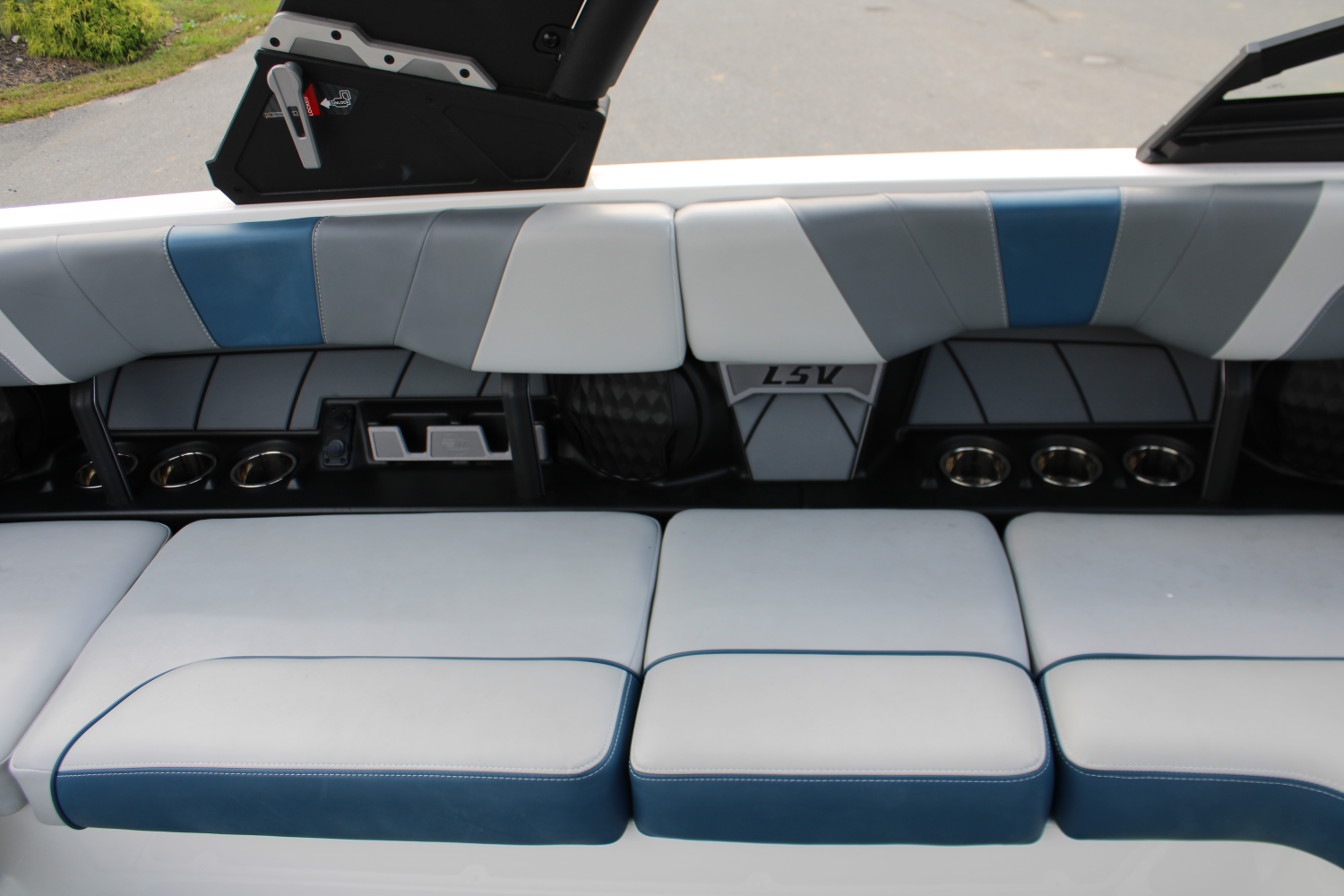 2023 Malibu 23 LSV