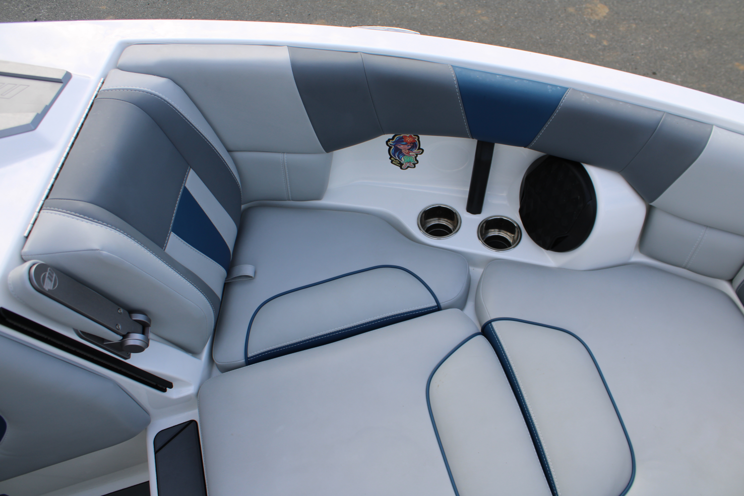 2023 Malibu 23 LSV