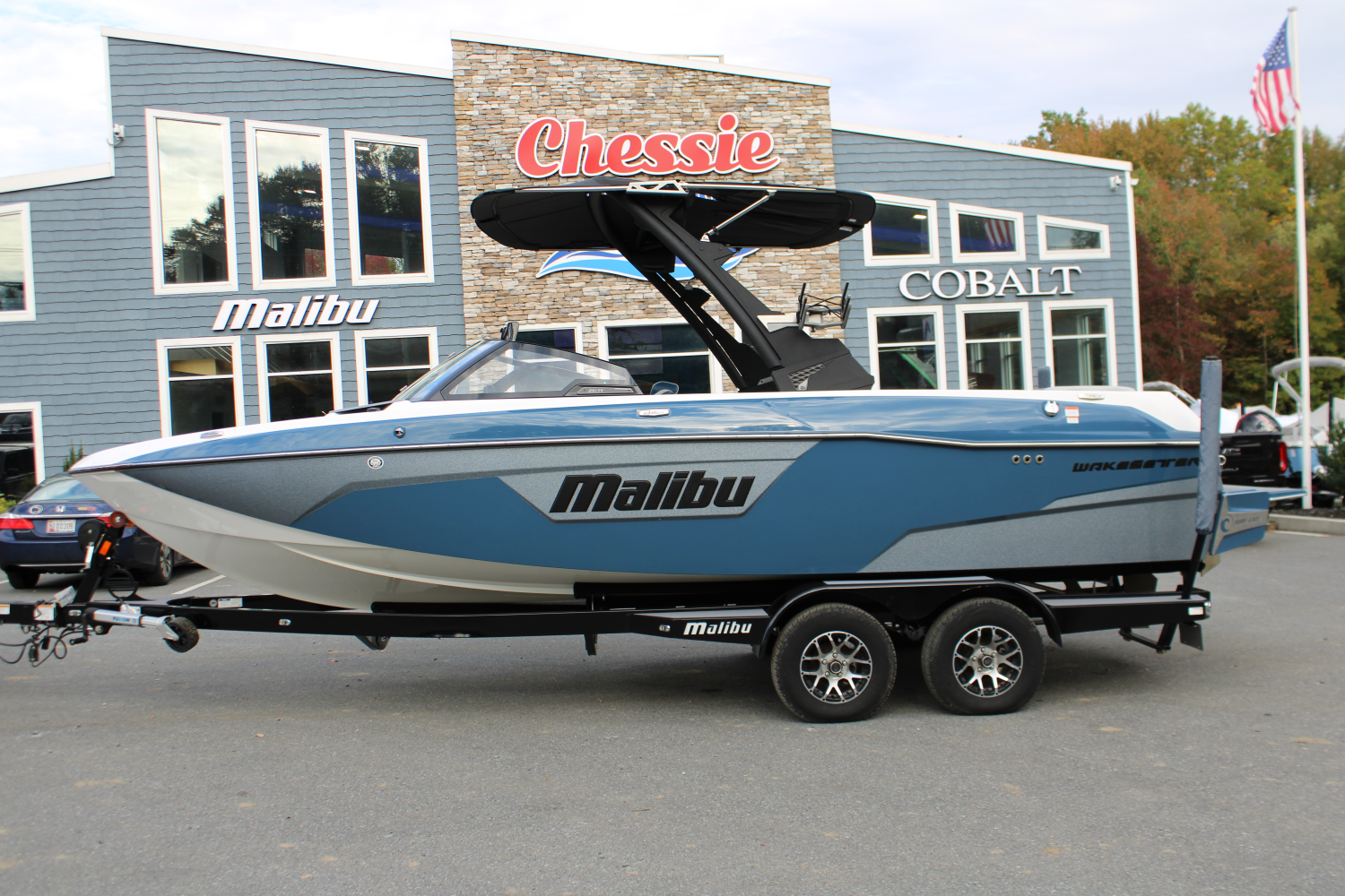 2023 Malibu 23 LSV