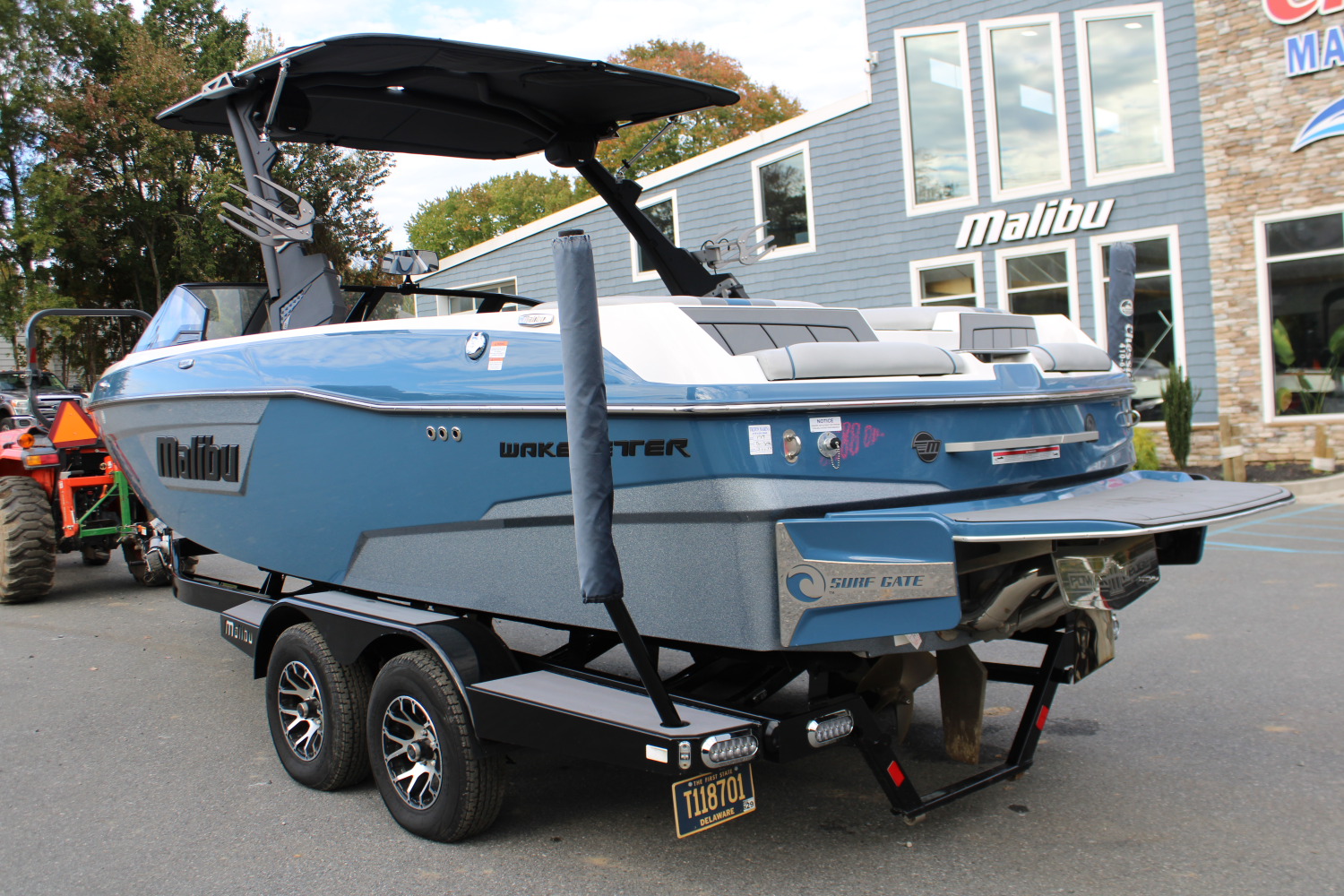2023 Malibu 23 LSV