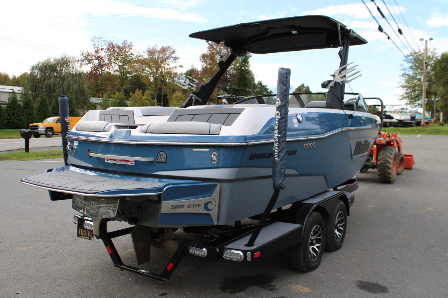 2023 Malibu 23 LSV