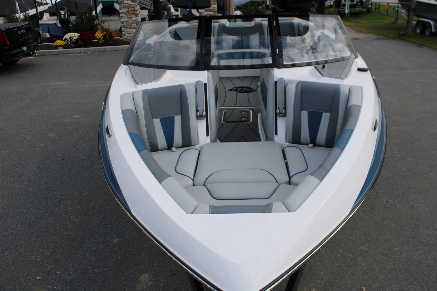 2023 Malibu 23 LSV
