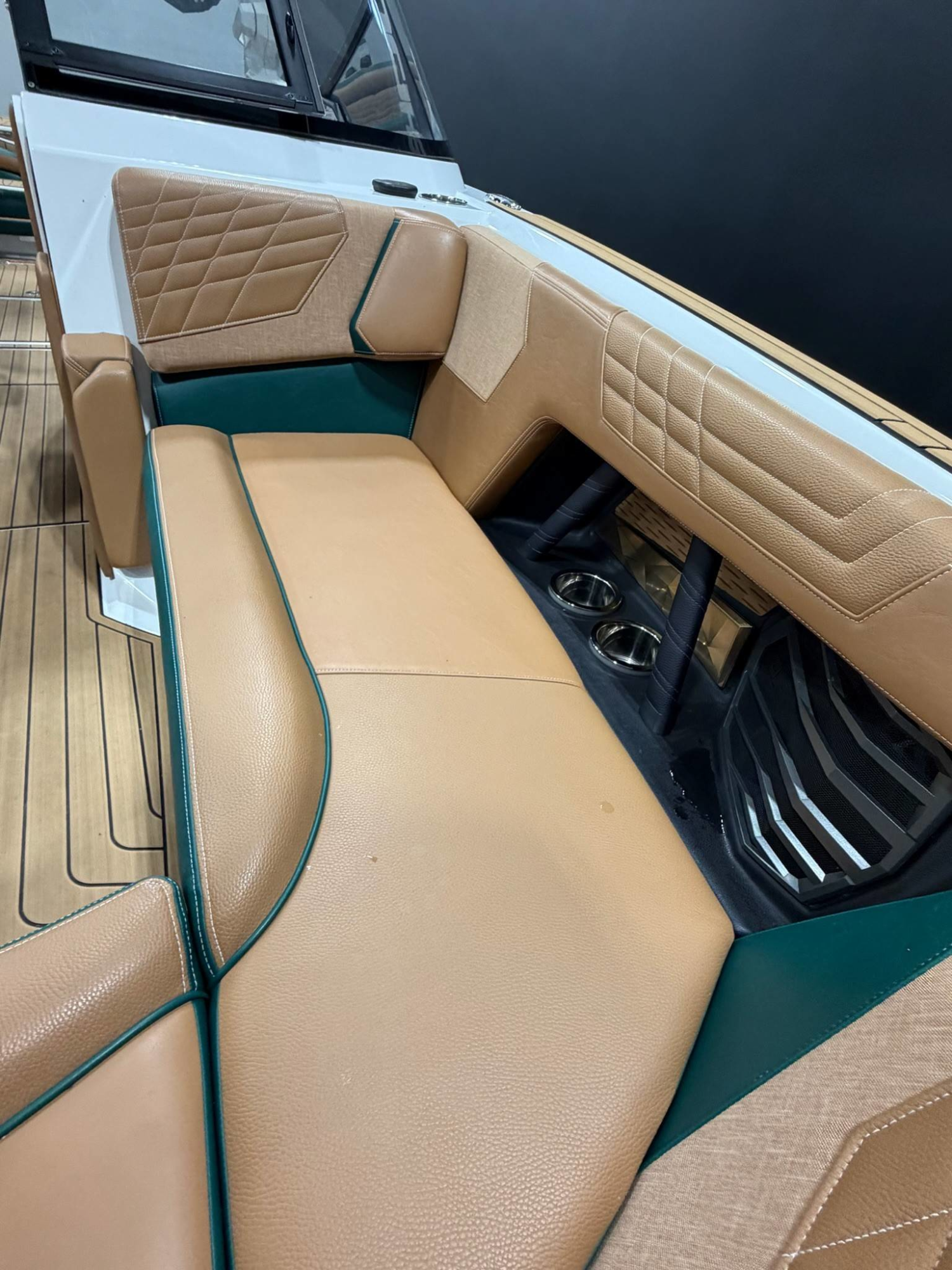 2024 Nautique G25