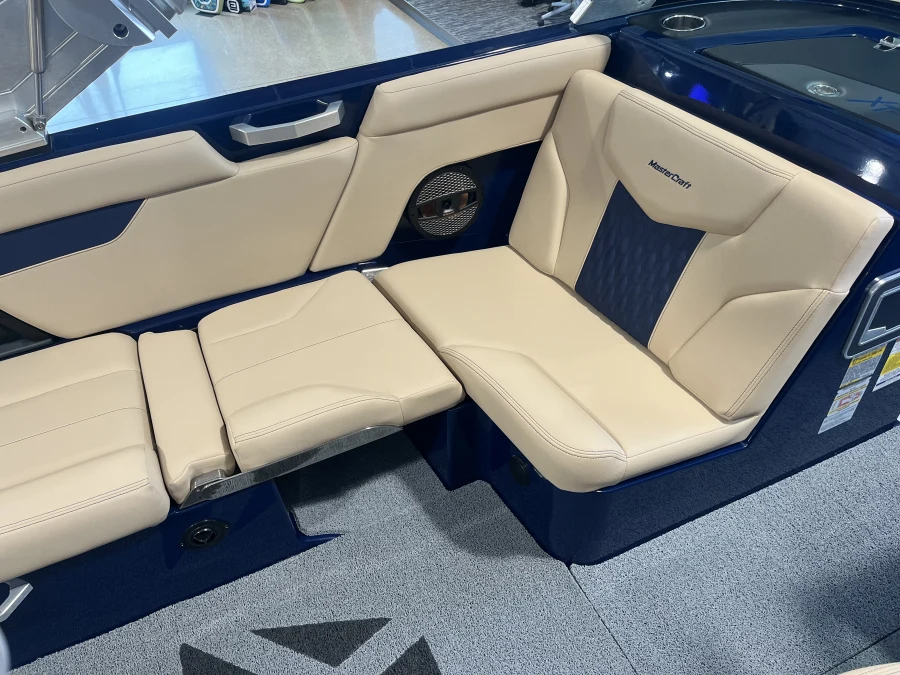 2023-mastercraft-xt24-147786-image11