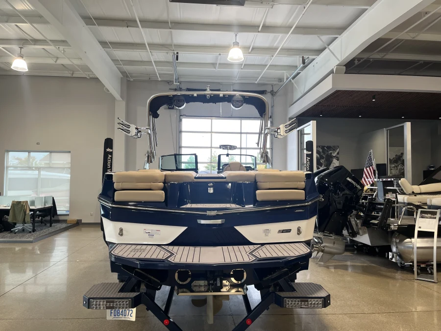 2023-mastercraft-xt24-147786-image2