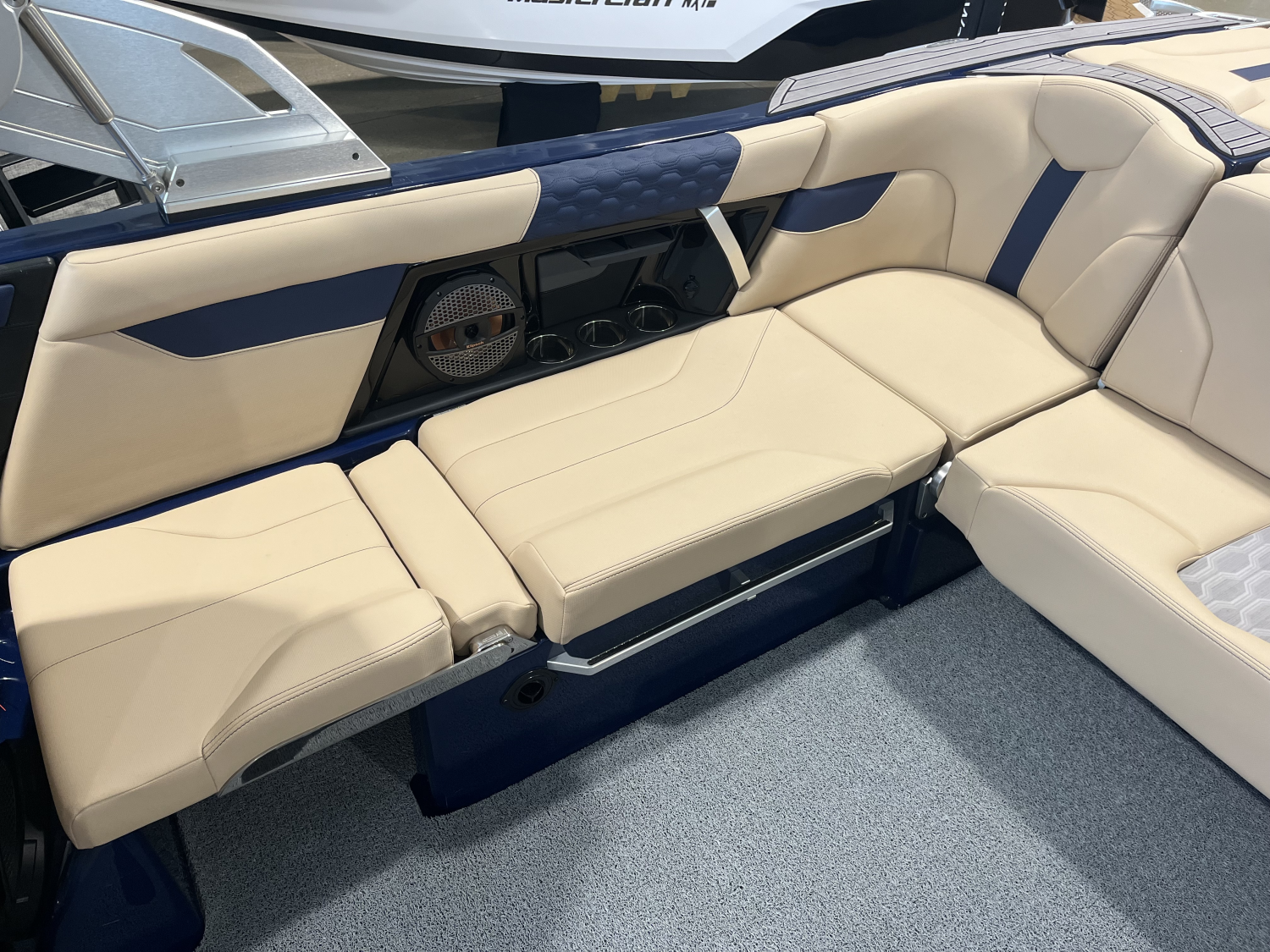 2023 MasterCraft XT24