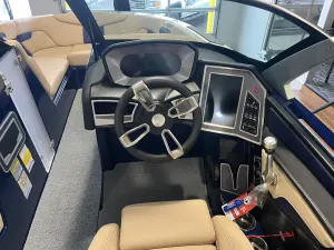 2023-mastercraft-xt24-147786-image8