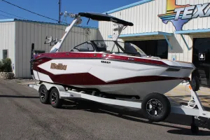 2027-malibu-wakesetter-22-lsv-147800-image1.webp