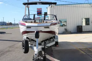 2027-malibu-wakesetter-22-lsv-147800-image2.webp
