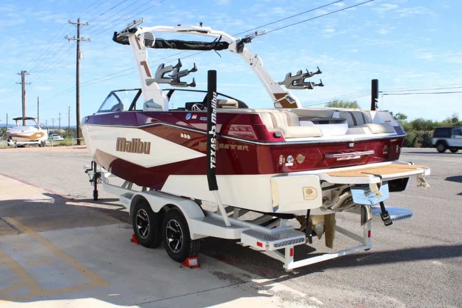2027-malibu-wakesetter-22-lsv-147800-image4.webp