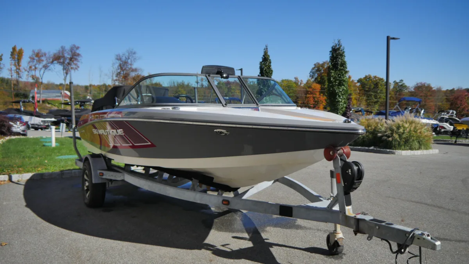 2017 Ski Nautique 200 Closed Bow - Team Edition