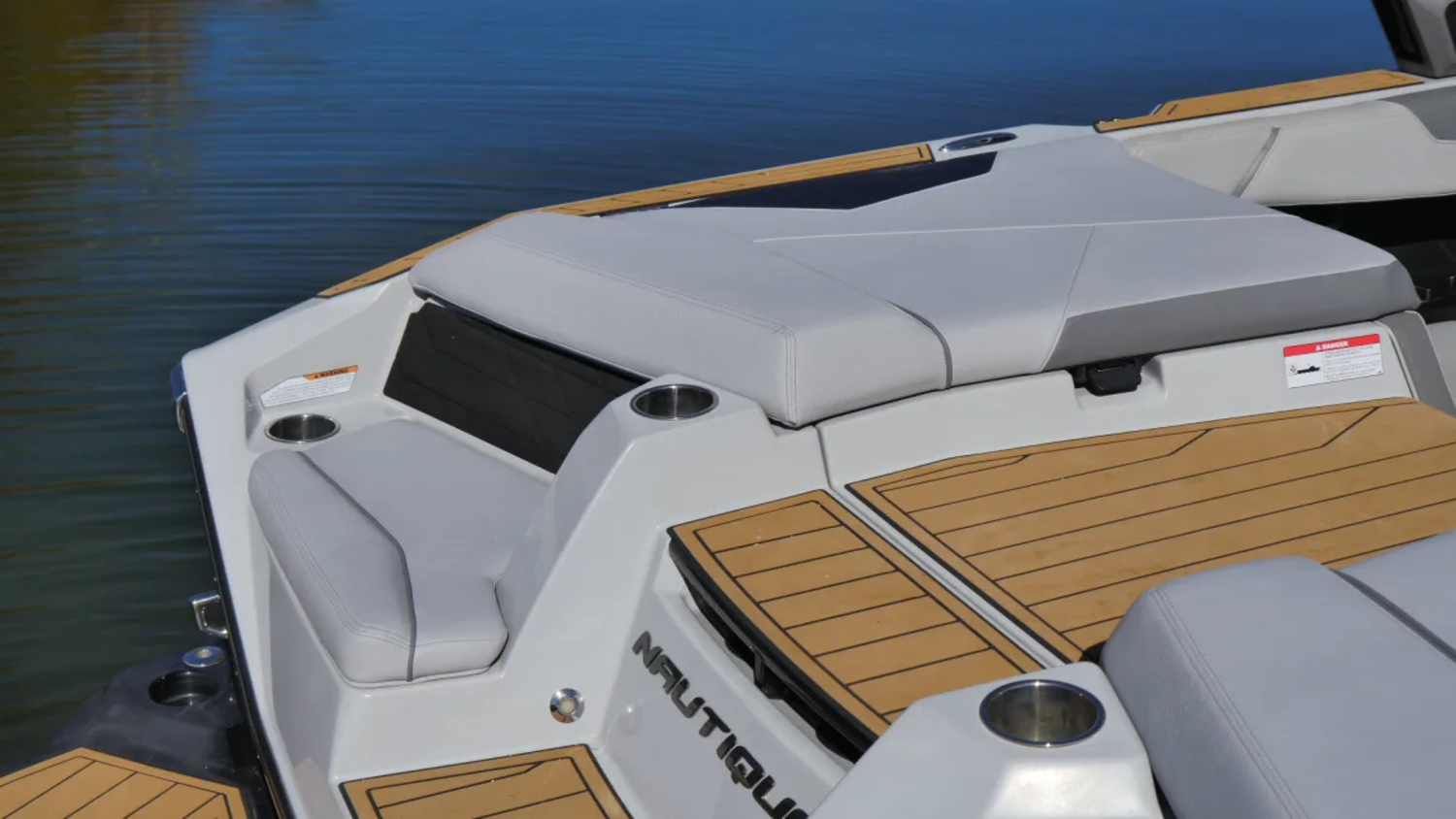 2022 Nautique S23 w. 6.2L and Thruster