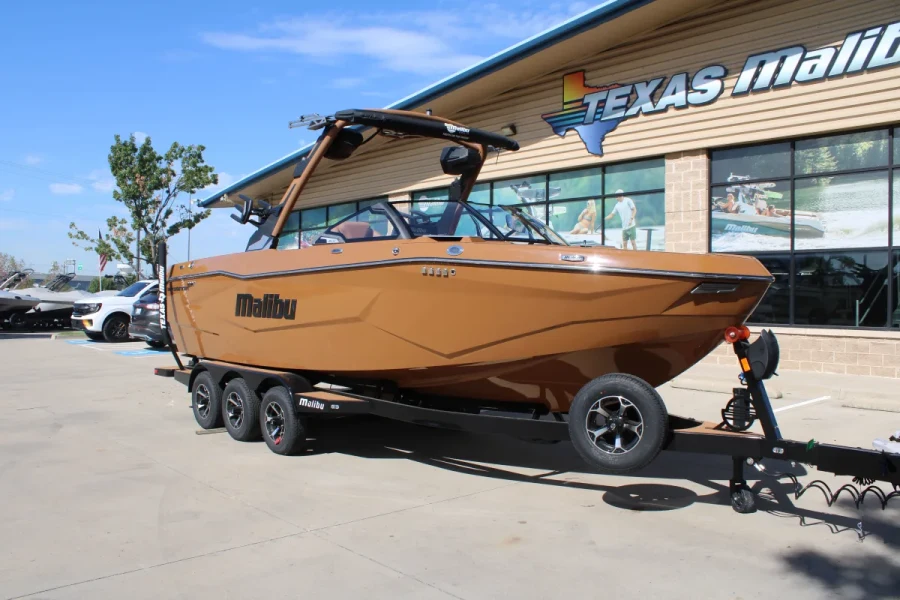 2027-malibu-wakesetter-25-lsv-147807-image1.webp