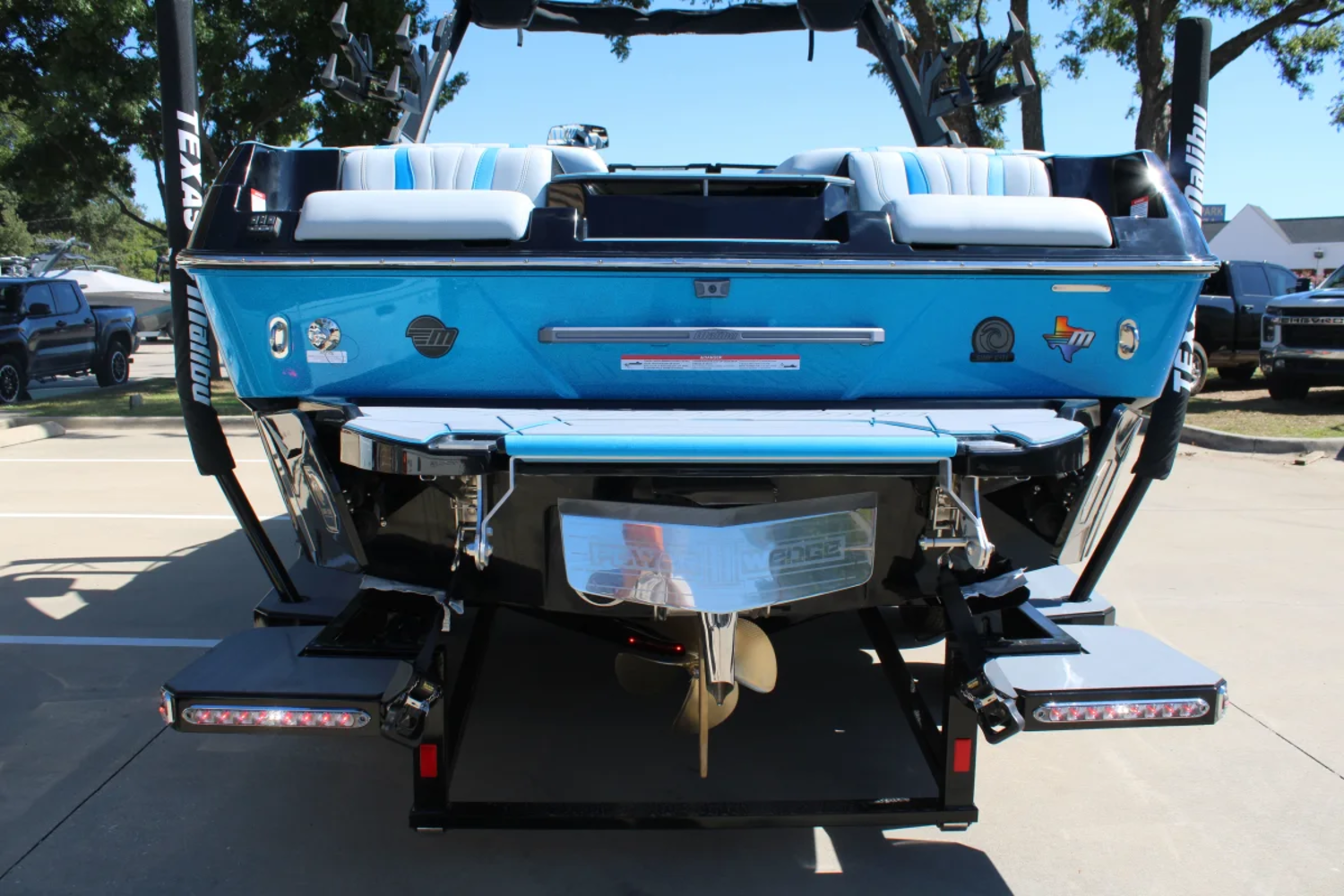 2027 Malibu 22 LSV