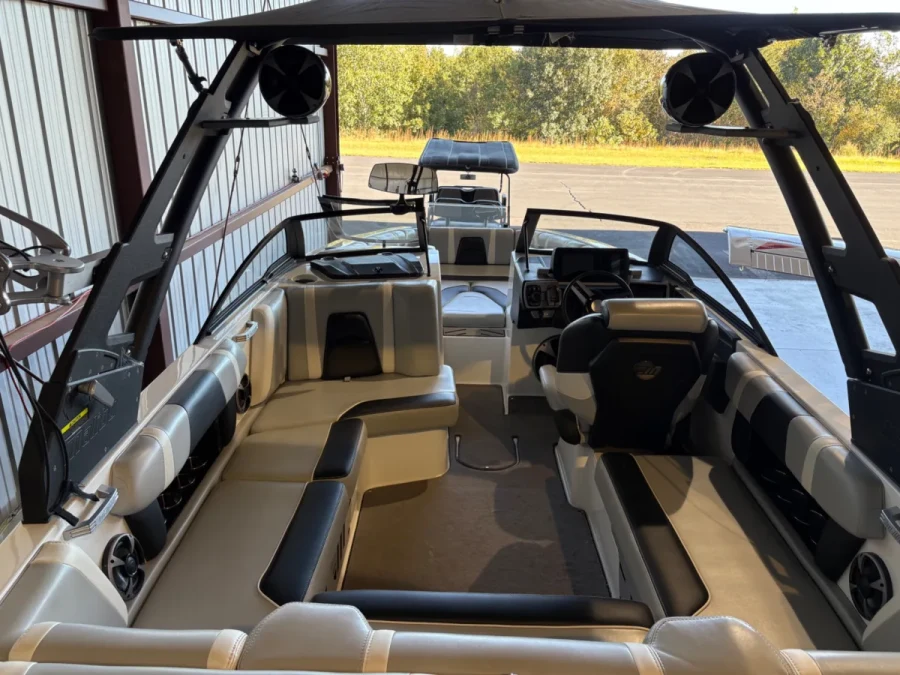 2019-malibu-21-mlx-147817-image10.webp