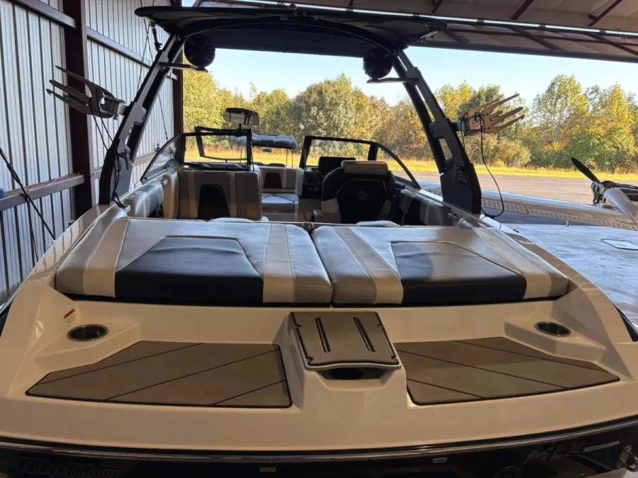 2019-malibu-21-mlx-147817-image12.webp