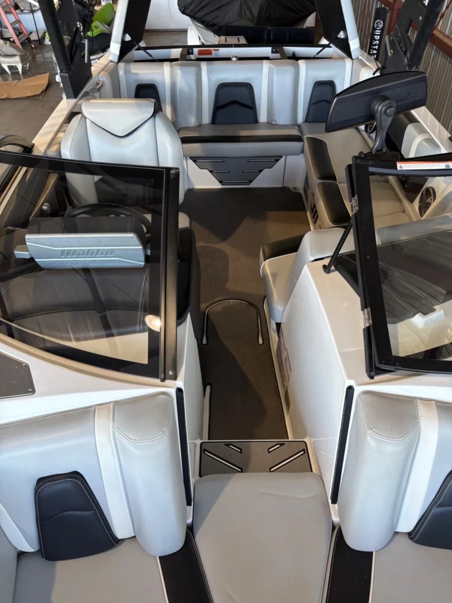 2019-malibu-21-mlx-147817-image9.webp