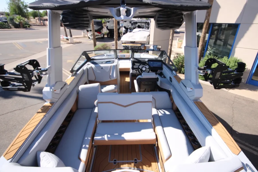 2027-nautique-g25-147821-image14.webp