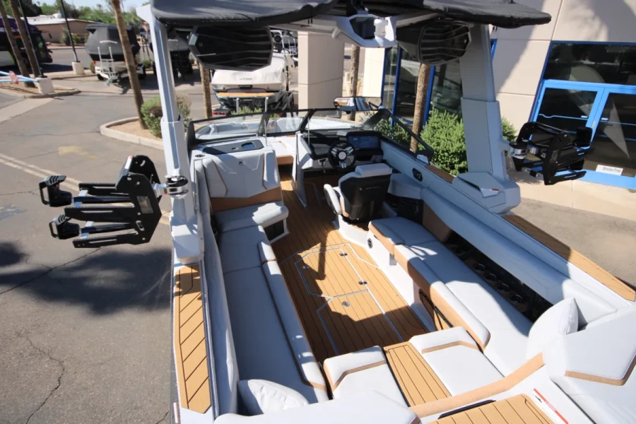 2027-nautique-g25-147821-image17.webp