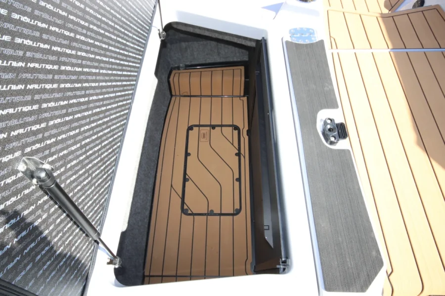 2027-nautique-g25-147821-image19.webp