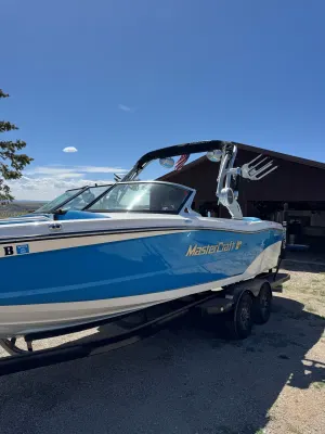 2018-mastercraft-xt23-147824-image0.webp