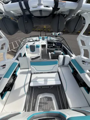 2017-nautique-g23-147827-image14.webp