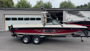 2004-malibu-wakesetter-147828-image0.webp