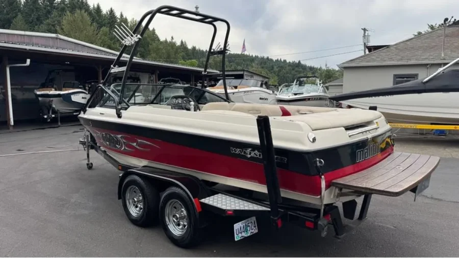 2004-malibu-wakesetter-147828-image3.webp