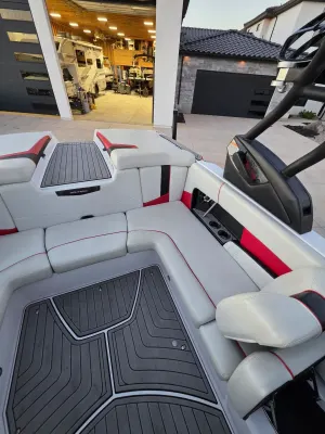 2014-nautique-super-air-nautique-210-147829-image1.webp