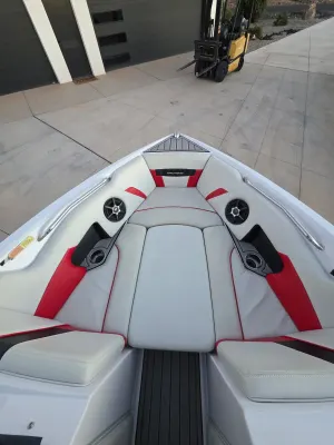 2014-nautique-super-air-nautique-210-147829-image2.webp