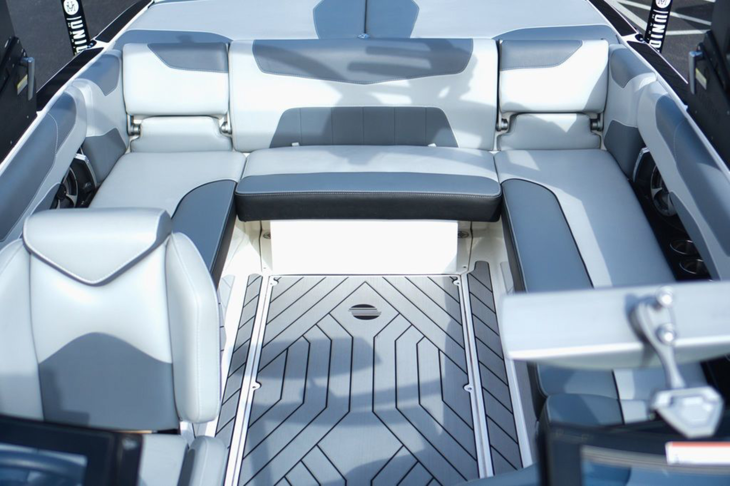 2019 Malibu Boats WAKESETTER 23LSV