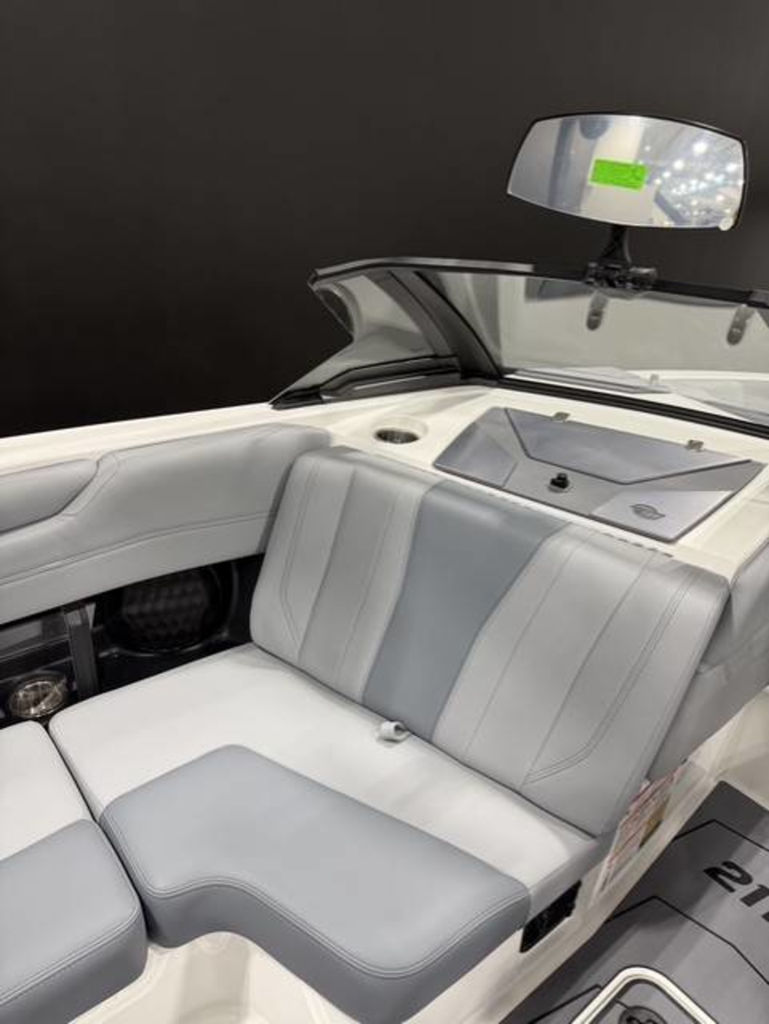 2027 Malibu 21LX