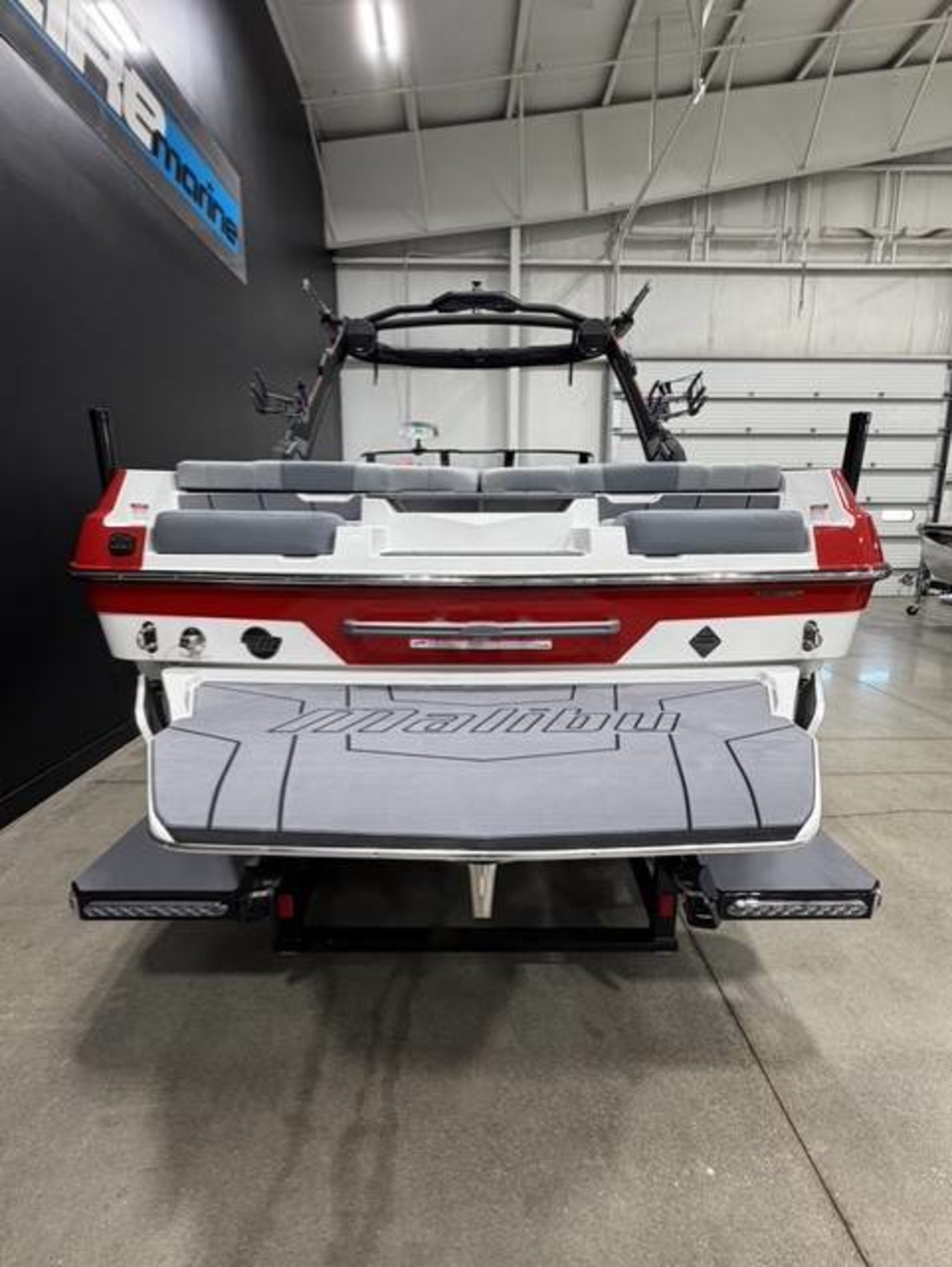 2027 Malibu 21LX