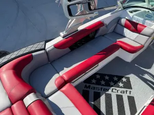 2014-mastercraft-x30-147843-image10