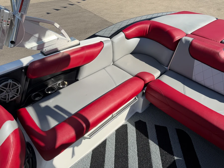 2014-mastercraft-x30-147843-image13