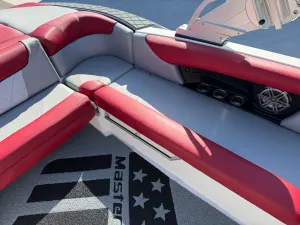 2014-mastercraft-x30-147843-image14