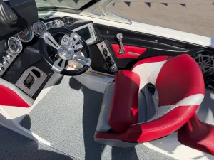 2014-mastercraft-x30-147843-image16