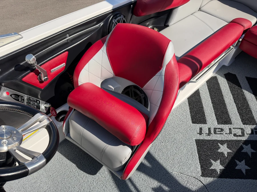 2014-mastercraft-x30-147843-image18